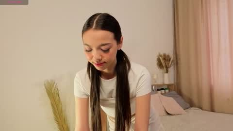 My name is Milisa  online show from 05/04/26, 09:16