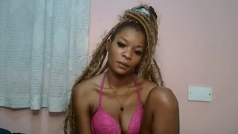 faizah_ online show from 05/16/26, 12:07