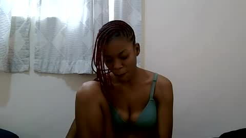 faizah_ online show from 07/04/26, 12:55