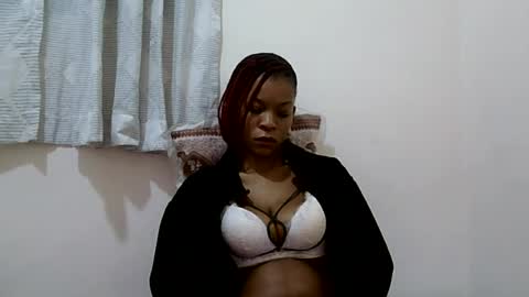 faizah_ online show from 07/13/26, 11:07