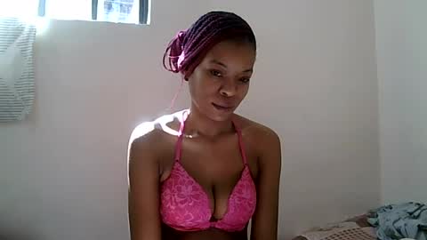 faizah_ online show from 07/14/26, 11:16