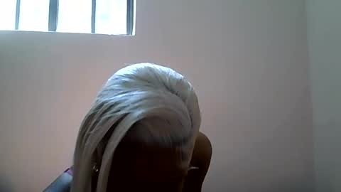 faizah_ online show from 08/05/26, 10:29