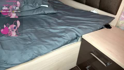 Erika online show from 04/01/26, 01:52