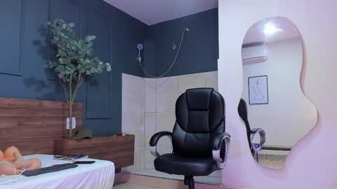 Snapshot of fallen_angel999777 chatting on 09/13/25, 12:27 Megan 630 1330 -5 online show from 09/13/25, 12:27