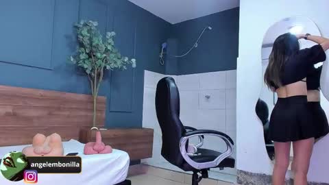 Snapshot of fallen_angel999777 chatting on 10/01/25, 11:49 Megan 630 1330 -5 online show from 10/01/25, 11:49