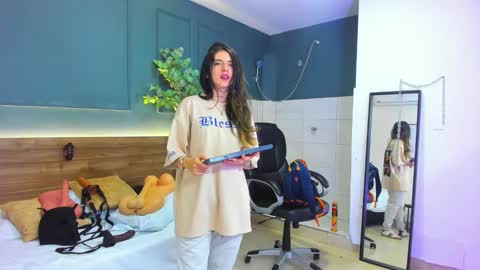 Snapshot of fallen_angel999777 chatting on 01/14/26, 11:49 Megan 630 1330 -5 online show from 01/14/26, 11:49