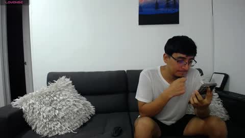 Snapshot of fallgays chatting on 03/06/25, 01:37 FallGays online show from 03/06/25, 01:37