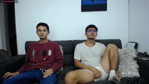 Snapshot of fallgays chatting on 03/09/25, 01:35 FallGays online show from 03/09/25, 01:35