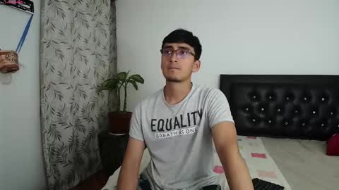 Snapshot of fallgays chatting on 09/28/25, 10:59 FallGays online show from 09/28/25, 10:59