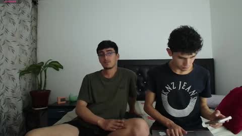 Snapshot of fallgays chatting on 10/06/25, 11:46 FallGays online show from 10/06/25, 11:46