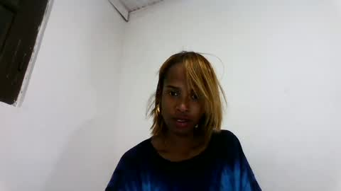 Snapshot of fallinah01 chatting on 07/19/26, 08:40 fallinah01 online show from 07/19/26, 08:40