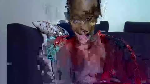 famous_bear online show from 02/08/26, 04:21