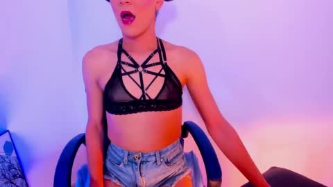 Snapshot of fanasy_andreadollx chatting on 02/15/25, 07:06 Andrea online show from 02/15/25, 07:06