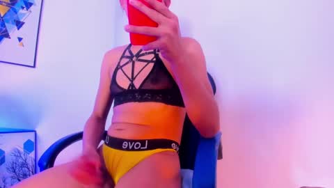 Snapshot of fanasy_andreadollx chatting on 02/15/25, 04:23 Andrea online show from 02/15/25, 04:23