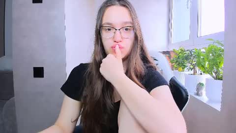 fancy bunny online show from 04/23/26, 07:09