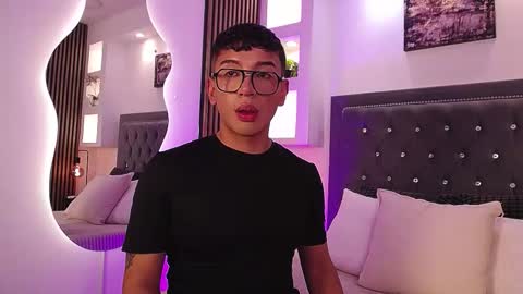 Snapshot of fancy_vixen chatting on 02/18/26, 03:24 FANCY online show from 02/18/26, 03:24