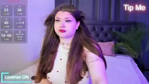 Snapshot of fanfik_ chatting on 06/22/26, 12:24 Elena online show from 06/22/26, 12:24