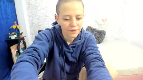 Snapshot of fanny_18 chatting on 02/28/25, 03:37 FANNY online show from 02/28/25, 03:37