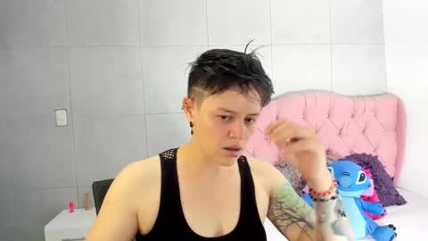 Snapshot of fanny_18 chatting on 09/25/25, 01:42 FANNY online show from 09/25/25, 01:42