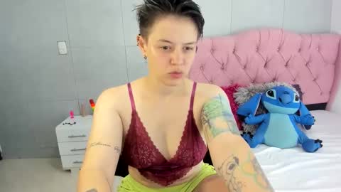 Snapshot of fanny_18 chatting on 10/07/25, 02:53 FANNY online show from 10/07/25, 02:53