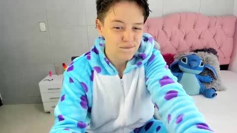 Snapshot of fanny_18 chatting on 10/08/25, 02:53 FANNY online show from 10/08/25, 02:53