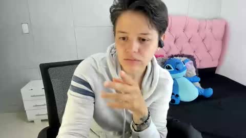 Snapshot of fanny_18 chatting on 10/17/25, 03:47 FANNY online show from 10/17/25, 03:47