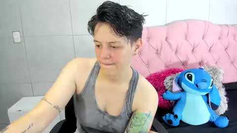 Snapshot of fanny_18 chatting on 10/18/25, 03:53 FANNY online show from 10/18/25, 03:53