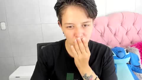 Snapshot of fanny_18 chatting on 10/31/25, 04:02 FANNY online show from 10/31/25, 04:02