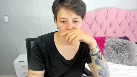 Snapshot of fanny_18 chatting on 11/01/25, 07:32 FANNY online show from 11/01/25, 07:32