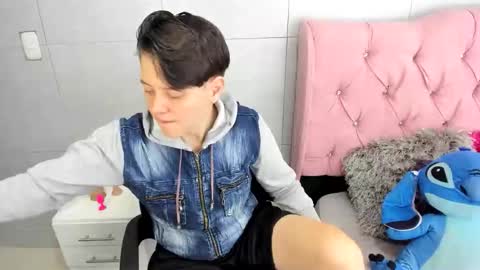 Snapshot of fanny_18 chatting on 11/20/25, 03:50 FANNY online show from 11/20/25, 03:50