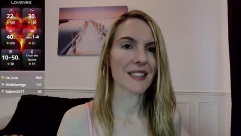 Snapshot of fanny_posy chatting on 02/22/25, 07:12 Fanny online show from 02/22/25, 07:12
