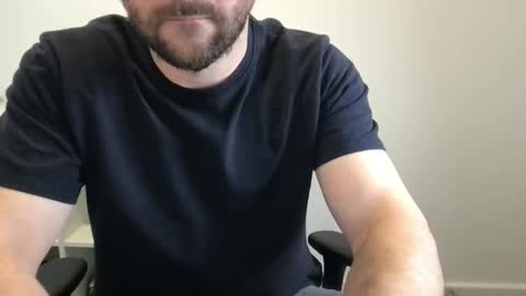 Snapshot of fantacyland chatting on 10/10/25, 08:13 Alex online show from 10/10/25, 08:13