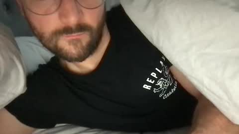 Snapshot of fantacyland chatting on 10/14/25, 07:42 Alex online show from 10/14/25, 07:42