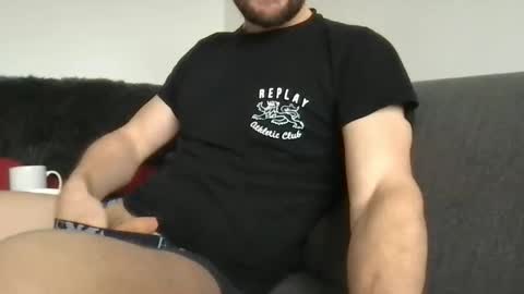 Snapshot of fantacyland chatting on 11/10/25, 12:37 Alex online show from 11/10/25, 12:37