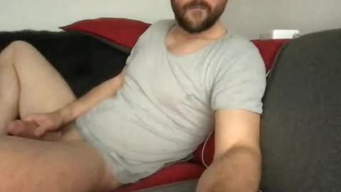 Snapshot of fantacyland chatting on 11/11/25, 01:33 Alex online show from 11/11/25, 01:33