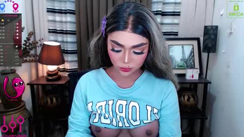 Snapshot of fantacyoflove chatting on 12/21/25, 09:44 YASI online show from 12/21/25, 09:44