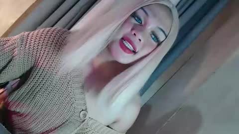 DANIELLA - DONT FORGET TO GIVE ME A THUMBSU UP online show from 02/25/26, 05:39