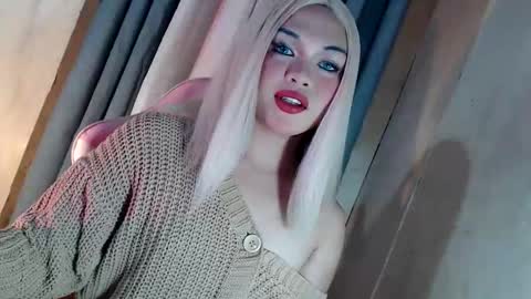 DANIELLA - DONT FORGET TO GIVE ME A THUMBSU UP online show from 03/15/26, 08:09