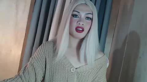 DANIELLA - DONT FORGET TO GIVE ME A THUMBSU UP online show from 04/13/26, 10:54