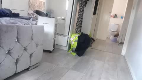 fantasticdeee online show from 04/18/26, 05:39