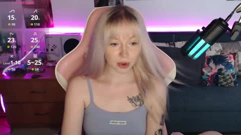 Snapshot of fantasy_lisa chatting on 04/11/26, 09:35 Lisa online show from 04/11/26, 09:35
