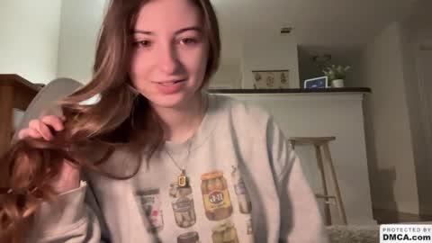 Snapshot of fantasyella chatting on 01/01/25, 05:33 Ella online show from 01/01/25, 05:33