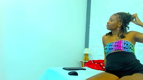 Snapshot of fantasyy_couple_ chatting on 09/14/25, 10:25 carlos yesica online show from 09/14/25, 10:25