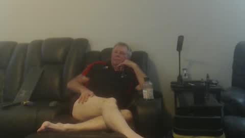 Snapshot of fantom666 chatting on 09/16/25, 12:44 PHANTOM online show from 09/16/25, 12:44