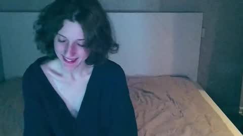 Snapshot of fapputa chatting on 10/14/25, 12:11 Kira online show from 10/14/25, 12:11