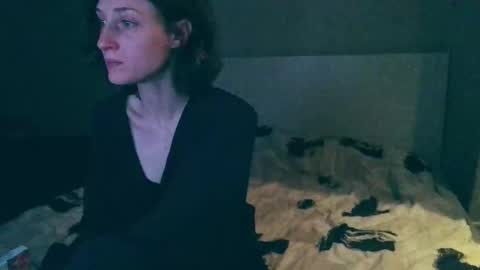 Snapshot of fapputa chatting on 11/17/25, 11:54 Kira online show from 11/17/25, 11:54