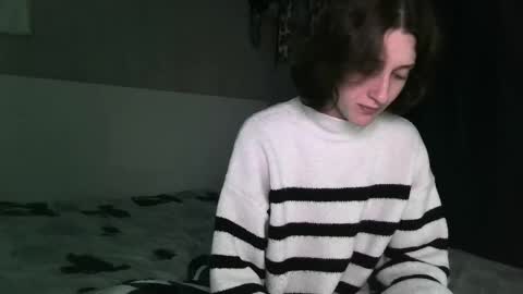 Kira online show from 05/02/26, 12:37