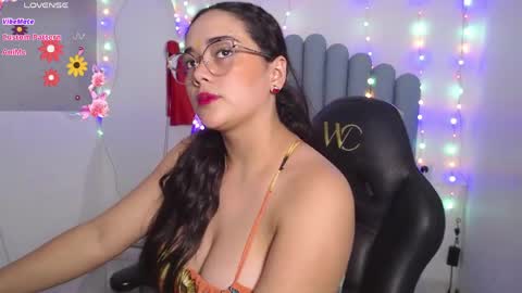 Snapshot of farah_samira chatting on 05/28/26, 07:55 farah online show from 05/28/26, 07:55