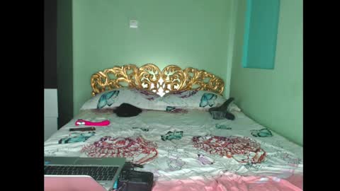 Snapshot of farfalina_hot chatting on 02/28/25, 05:26 farfalina online show from 02/28/25, 05:26