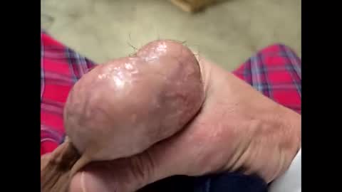 Snapshot of fartinmymouthplz chatting on 10/29/25, 02:36 fartinmymouthplz online show from 10/29/25, 02:36